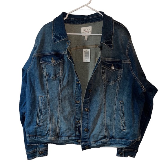 Torrid Denim Distressed Jean Jacket size 4X. Wore it once. - Picture 1 of 4